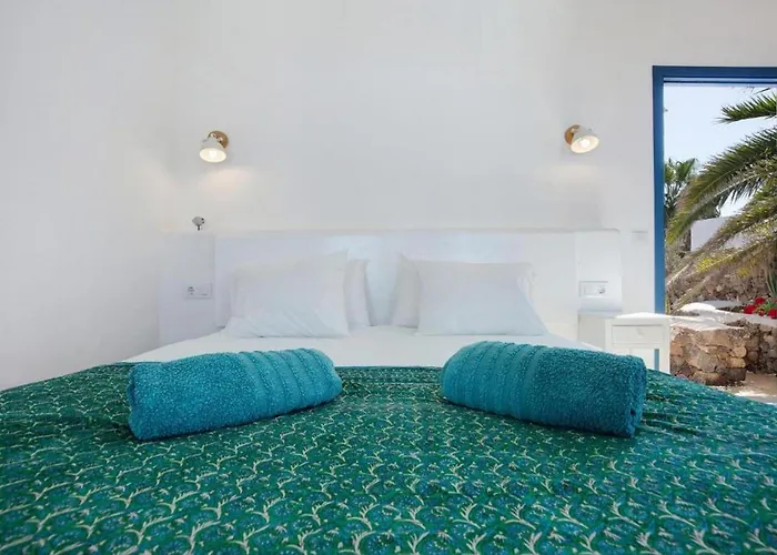 Alfonso New, With Local Traditional Style فيلة لاجاريس