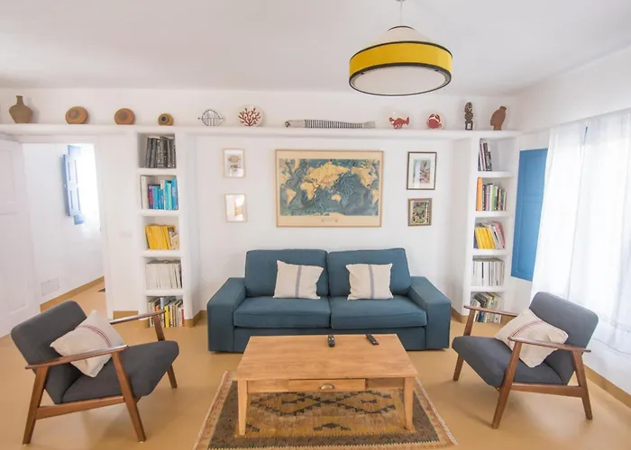 Alfonso New, With Local Traditional Style فيلة