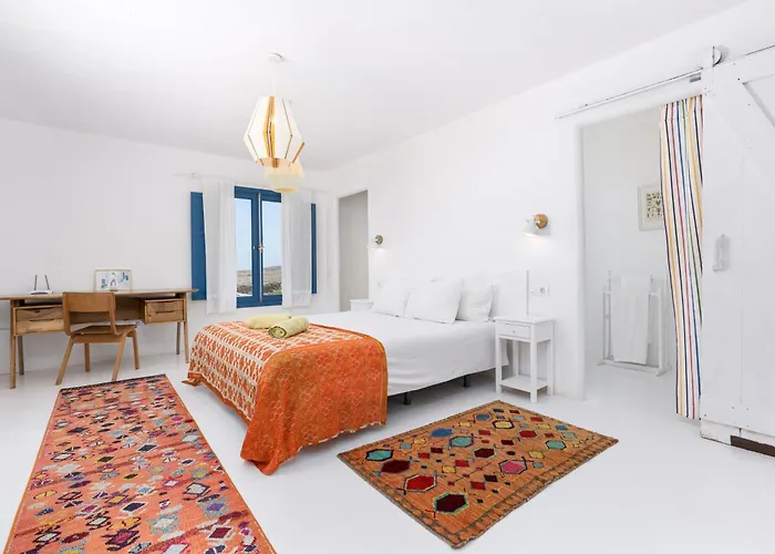 Alfonso New, With Local Traditional Style فيلة *