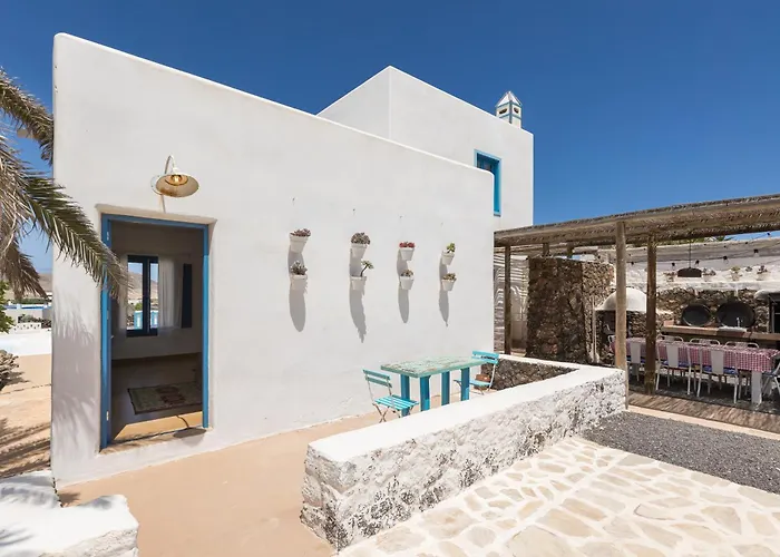 Alfonso New, With Local Traditional Style فيلة